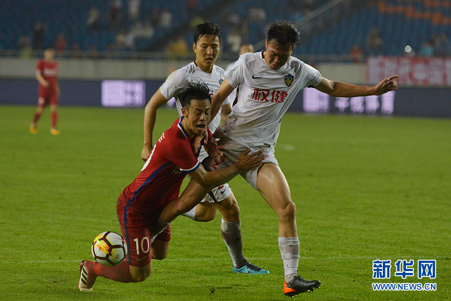 关于上海申鑫主场负于重庆斯威,保级之路充满挑战的信息 关于上海申鑫主场负于重庆斯威,保级之路充满挑战的信息