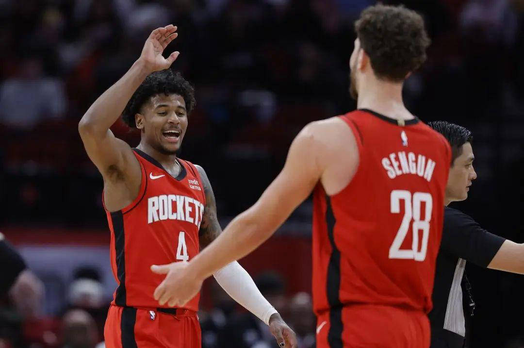 B体育链接-关于火箭队球员意外受伤，伤病无法阻挡球队前进的步伐的信息