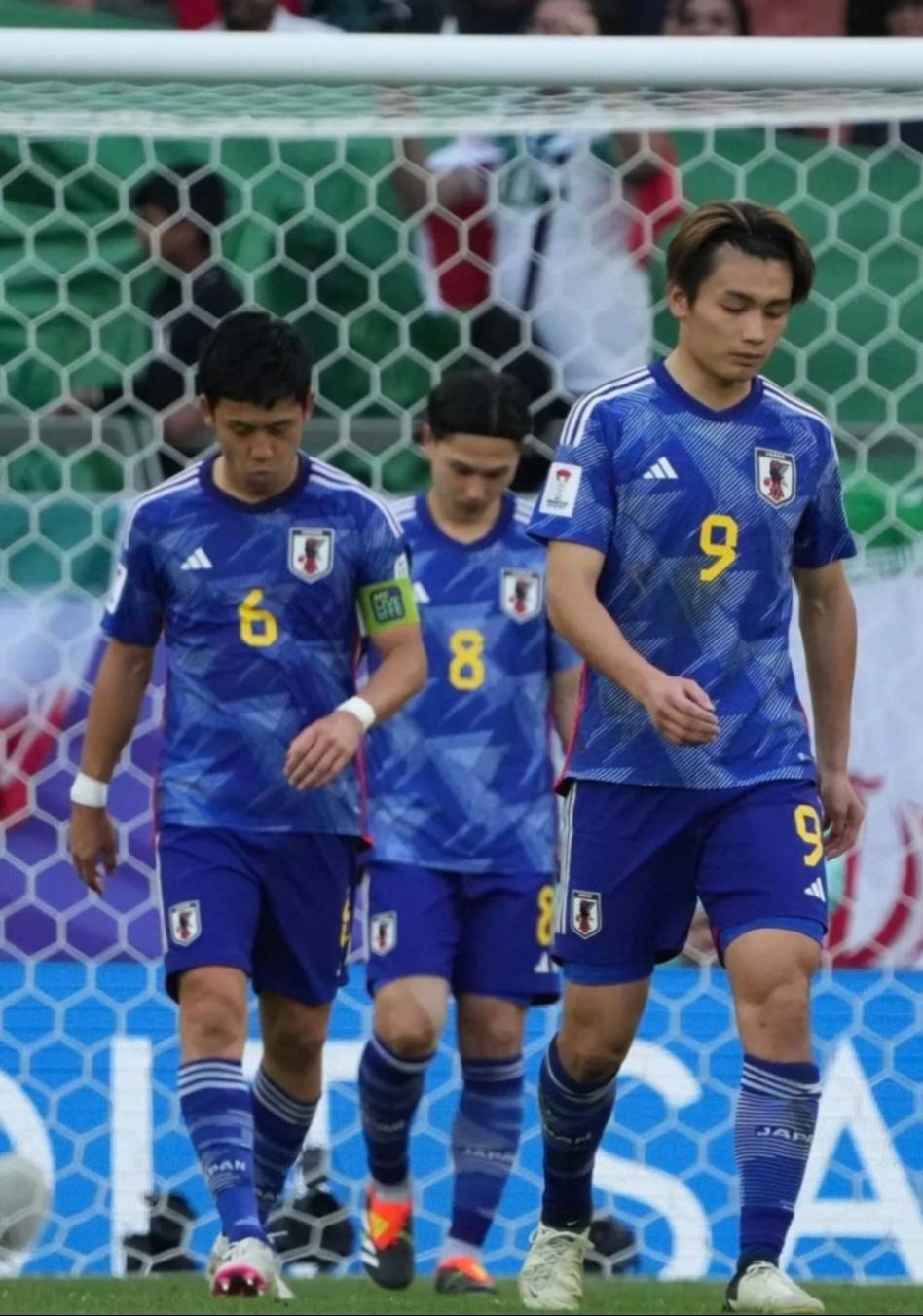 日本足球队表现抢眼,轻取对手晋级的简单介绍 日本足球队表现抢眼,轻取对手晋级的简单介绍