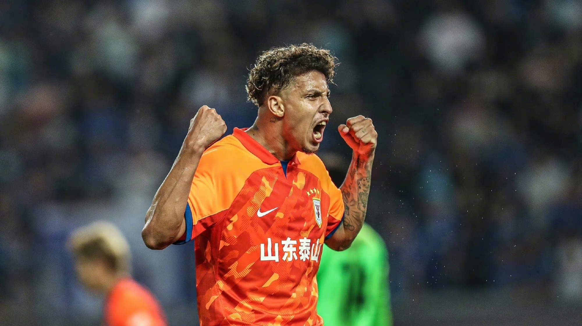 球队助攻传球连连,助力球队得分 球队助攻传球连连,助力球队得分