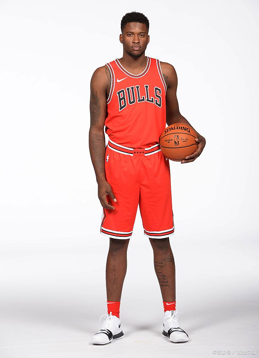 包含芝加哥公牛队员集结进行队内合作培训,备战下一场对手的词条 包含芝加哥公牛队员集结进行队内合作培训,备战下一场对手的词条