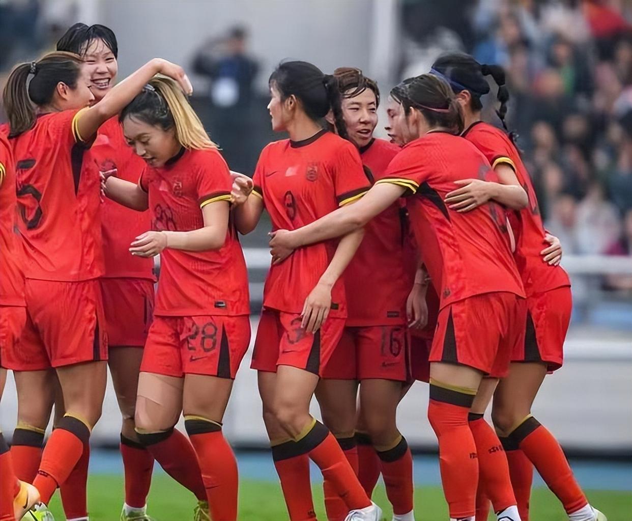 中国女足逆转胜利!队员斩获关键进球! 中国女足逆转胜利!队员斩获关键进球!