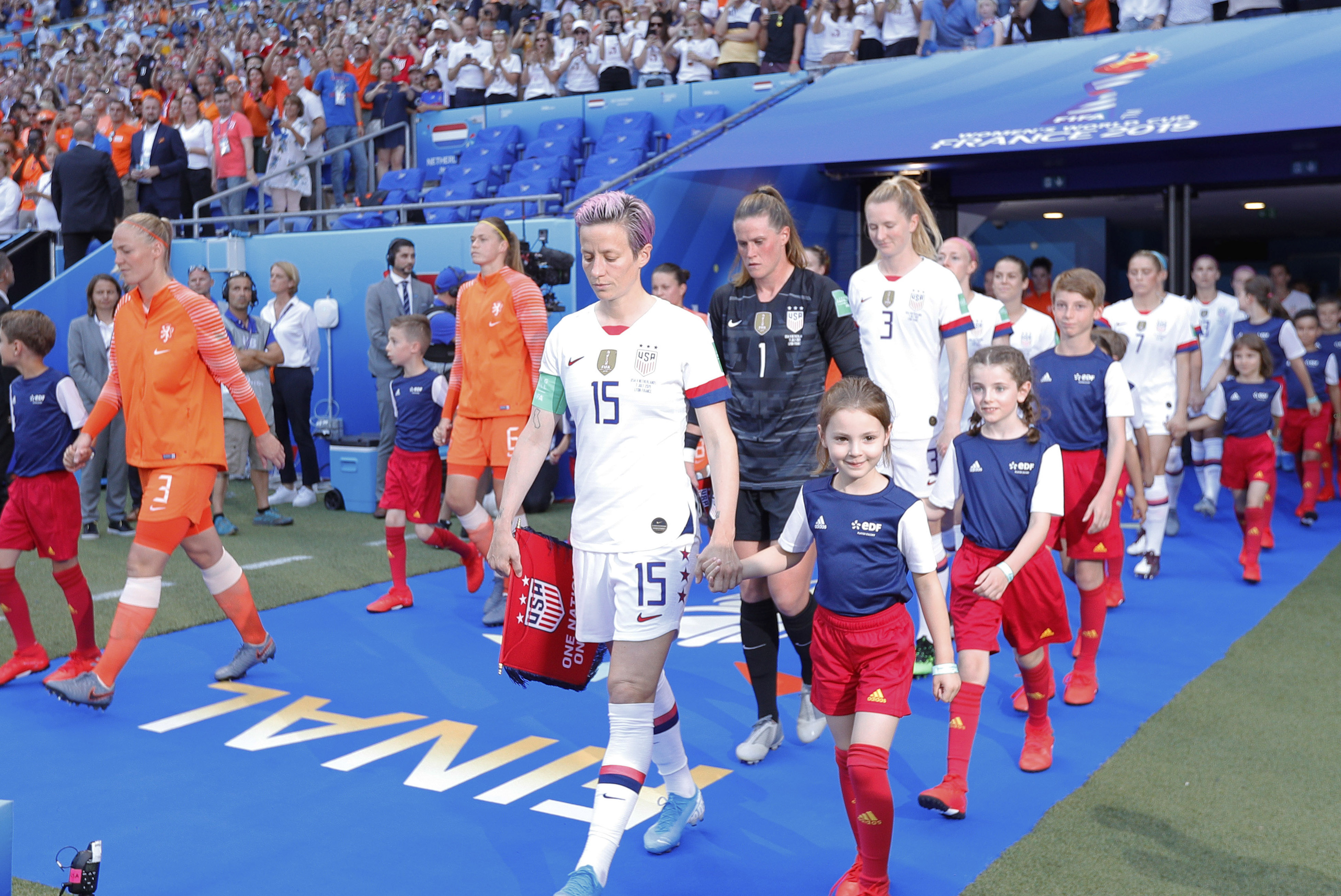 荷兰队以小组第一身份晋级决赛圈，实力备受认可的简单介绍