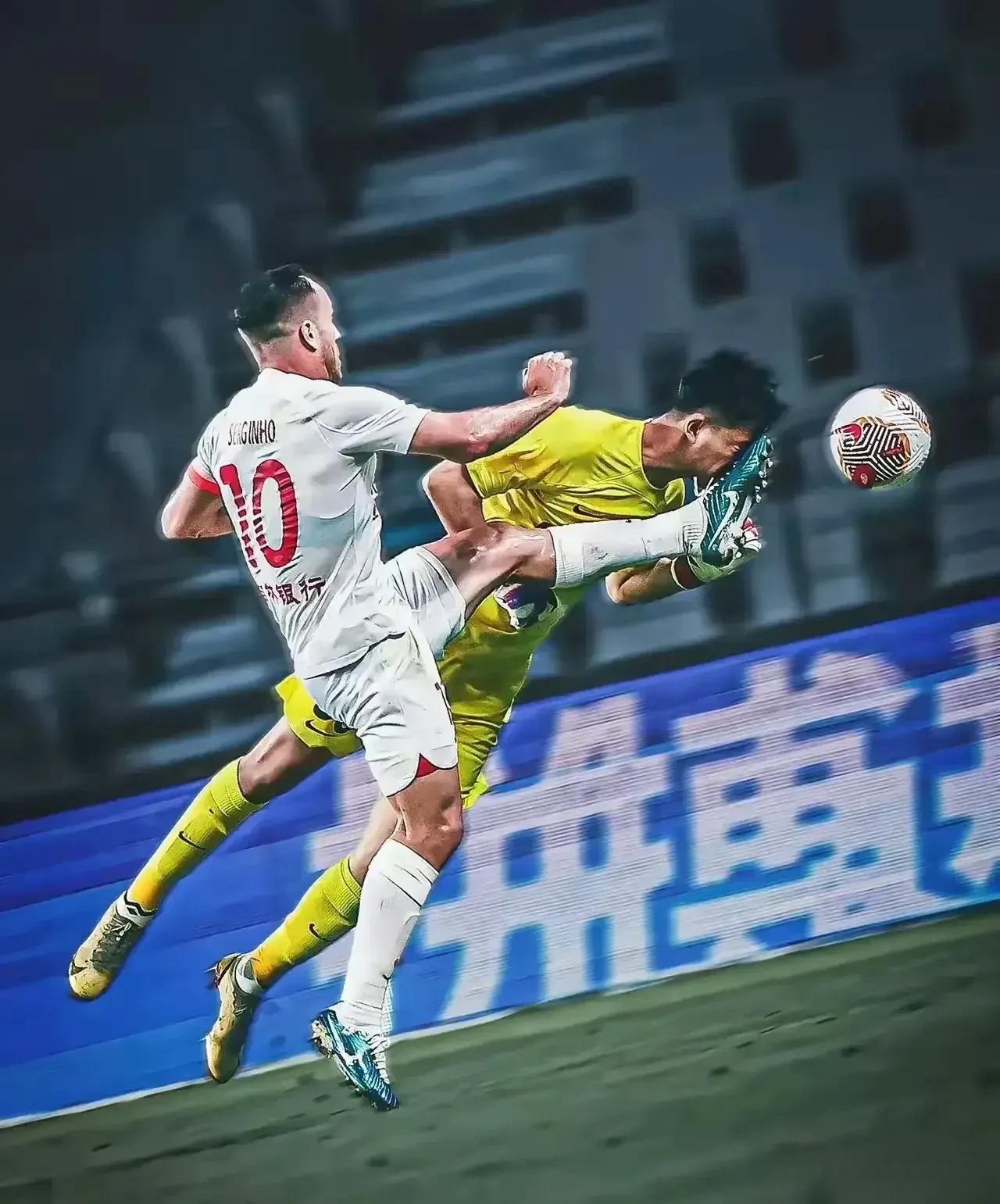 包含球场精彩瞬间频出,赛场风云再现!的词条 包含球场精彩瞬间频出,赛场风云再现!的词条