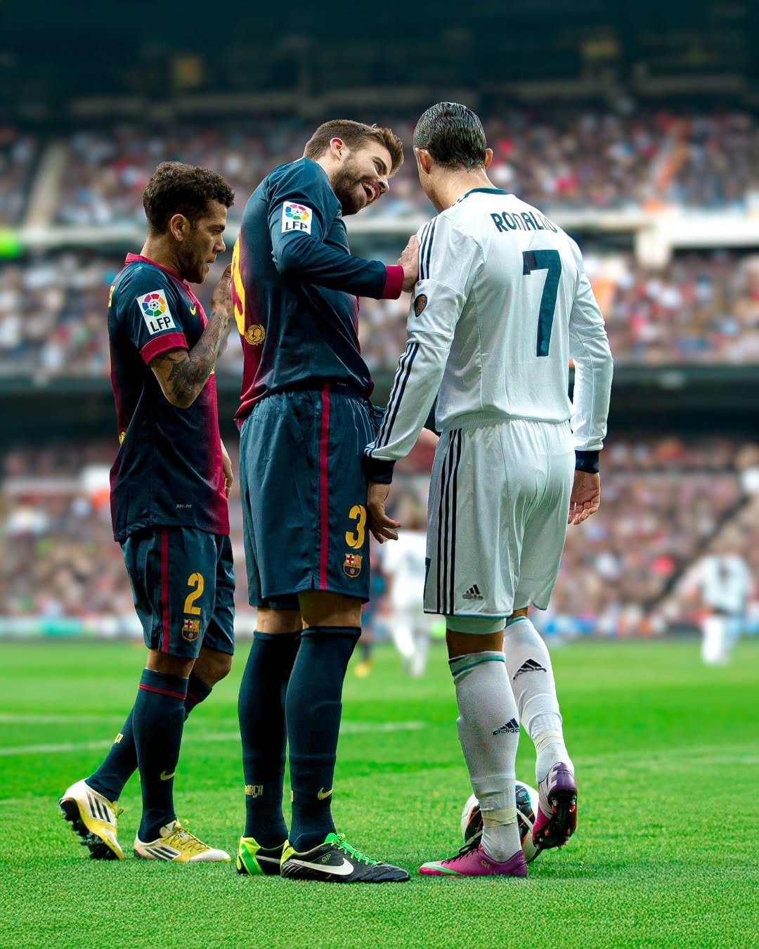 AC米兰预备与皇家马德里展开战斗 AC米兰预备与皇家马德里展开战斗