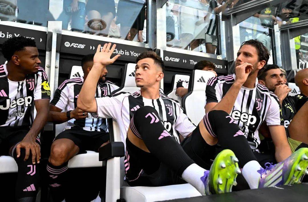 国际米兰惨遭ac米兰反超,尤文图斯仍稳坐榜首位置的简单介绍 国际米兰惨遭ac米兰反超,尤文图斯仍稳坐榜首位置的简单介绍