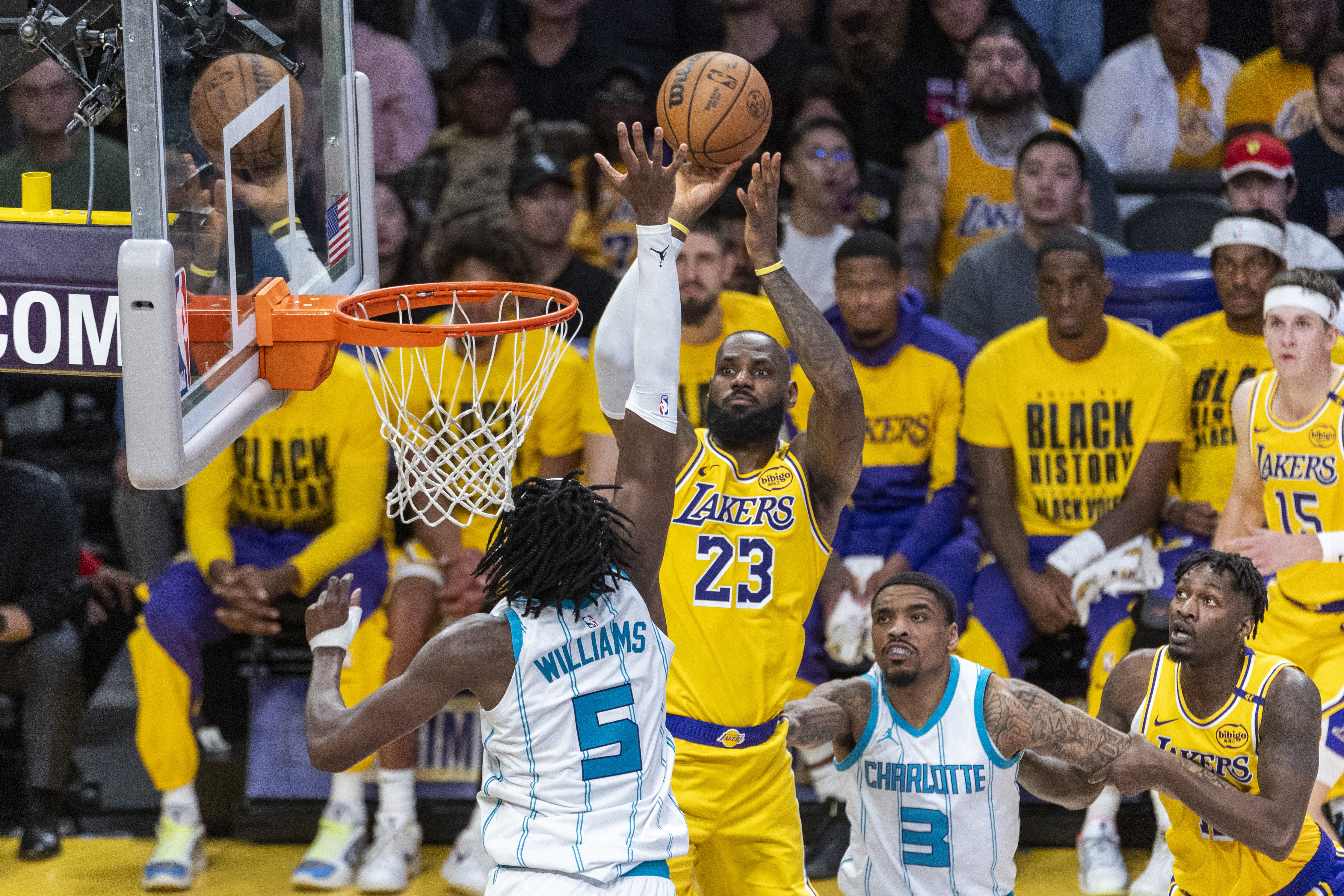 热火再度不敌黄蜂,遭受连败 热火再度不敌黄蜂,遭受连败