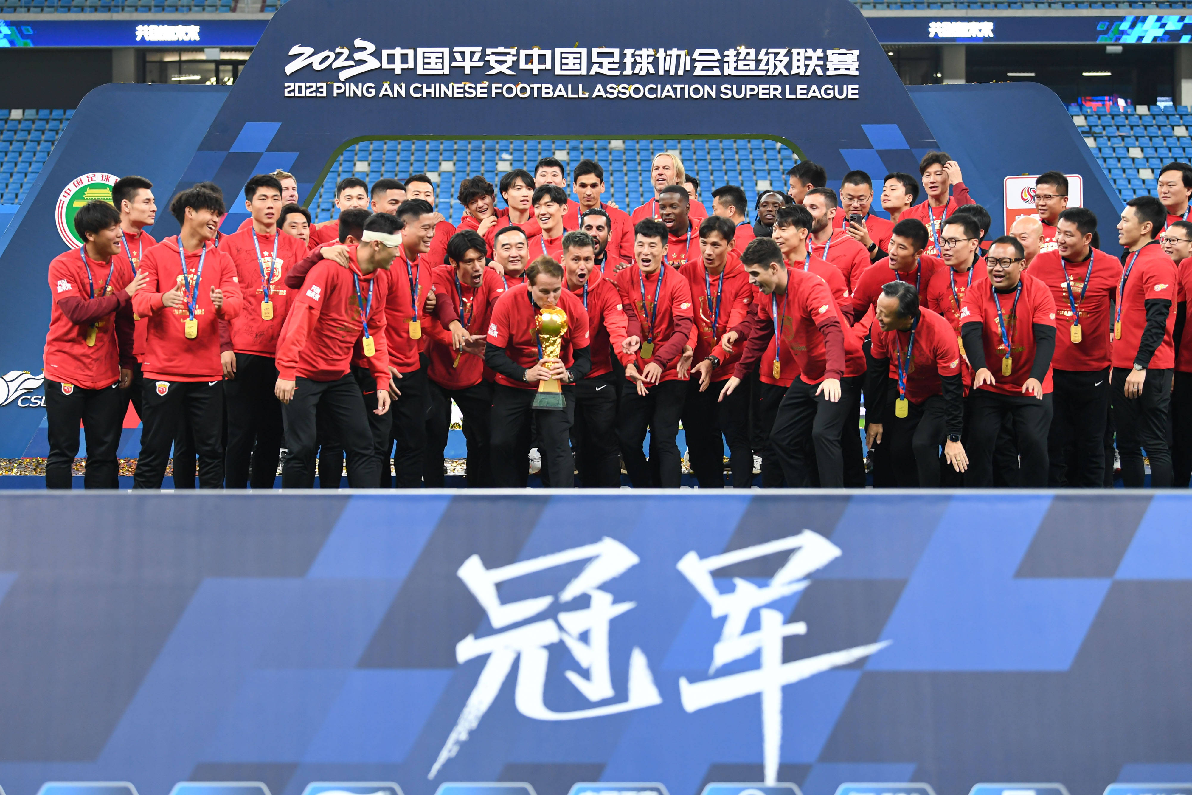 包含上海海港成为本场最大亮点,中超瞬间破防,失误的词条 包含上海海港成为本场最大亮点,中超瞬间破防,失误的词条