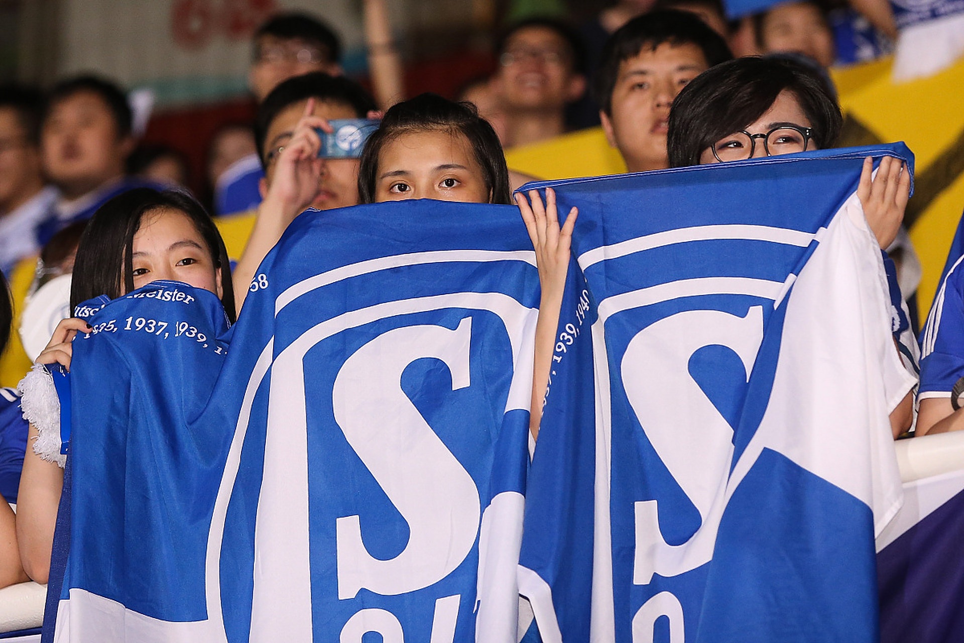 沙尔克04继续保持不败战绩,助力球队前行的简单介绍 沙尔克04继续保持不败战绩,助力球队前行的简单介绍