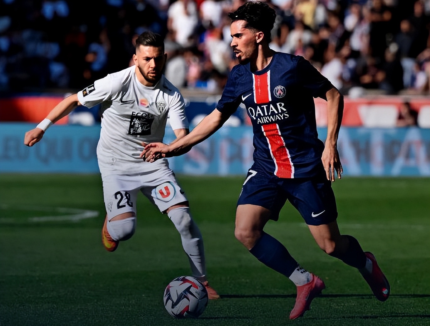 B体育网站入口-巴黎圣日耳曼中锋进球效率极高，值得关注