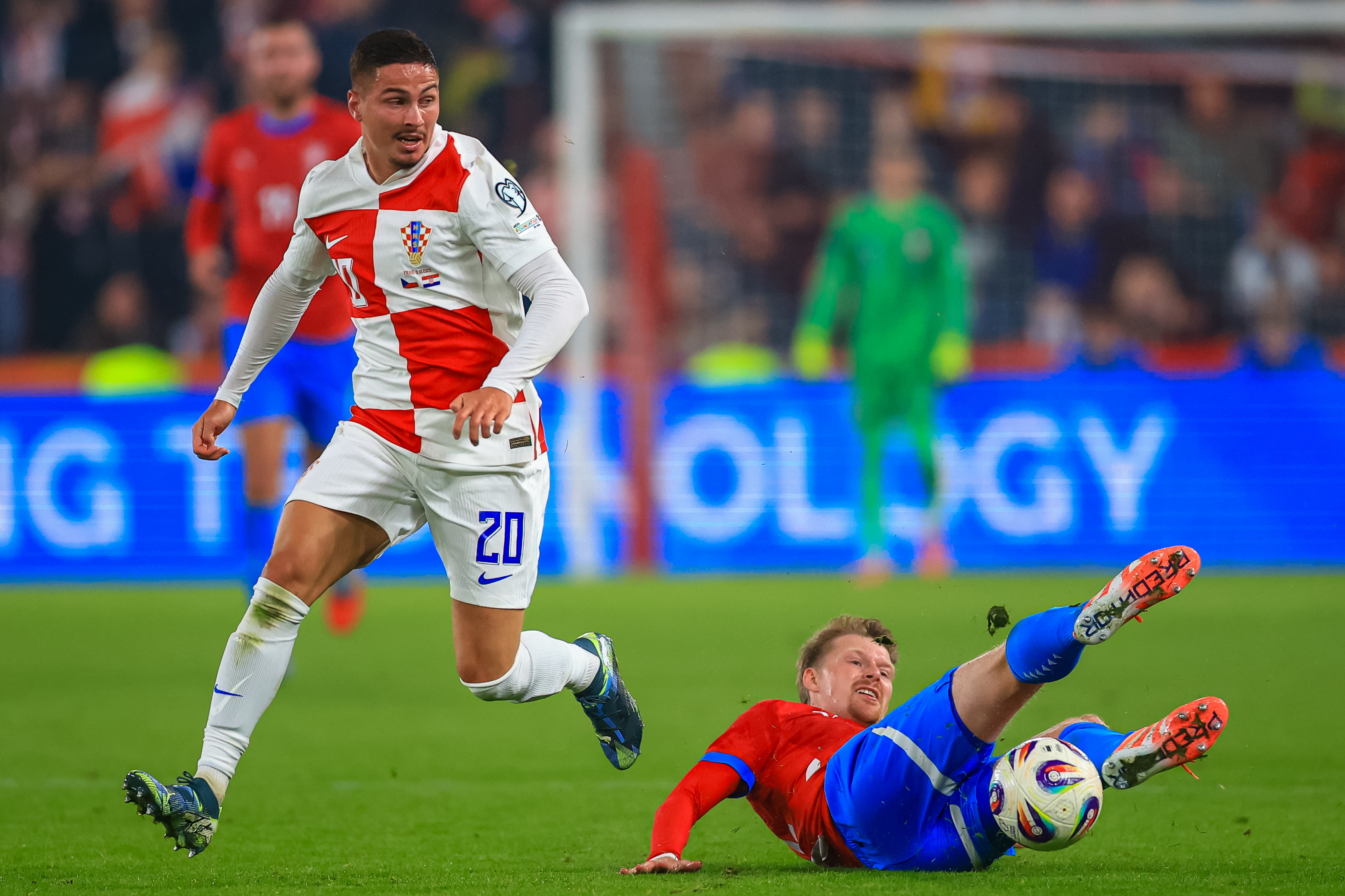 B体育下载-俄罗斯主场战平克罗地亚，客队表现惊艳的简单介绍