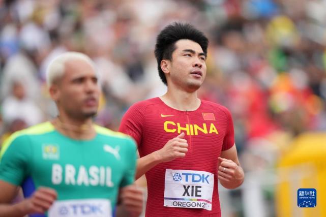 B体育app下载地址-中国田径选手谢文骏夺得米栏冠军